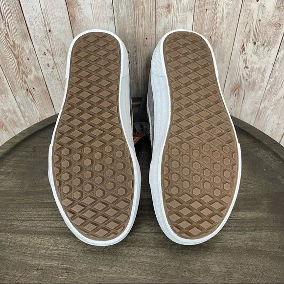 Vans Sk8-Hi MTE “Rabbit Frost/Gray” Sneaker Size 6 Women - Picture 8 of 9